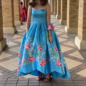 Sherri Hill Prom Dress - Style 51139. size 2